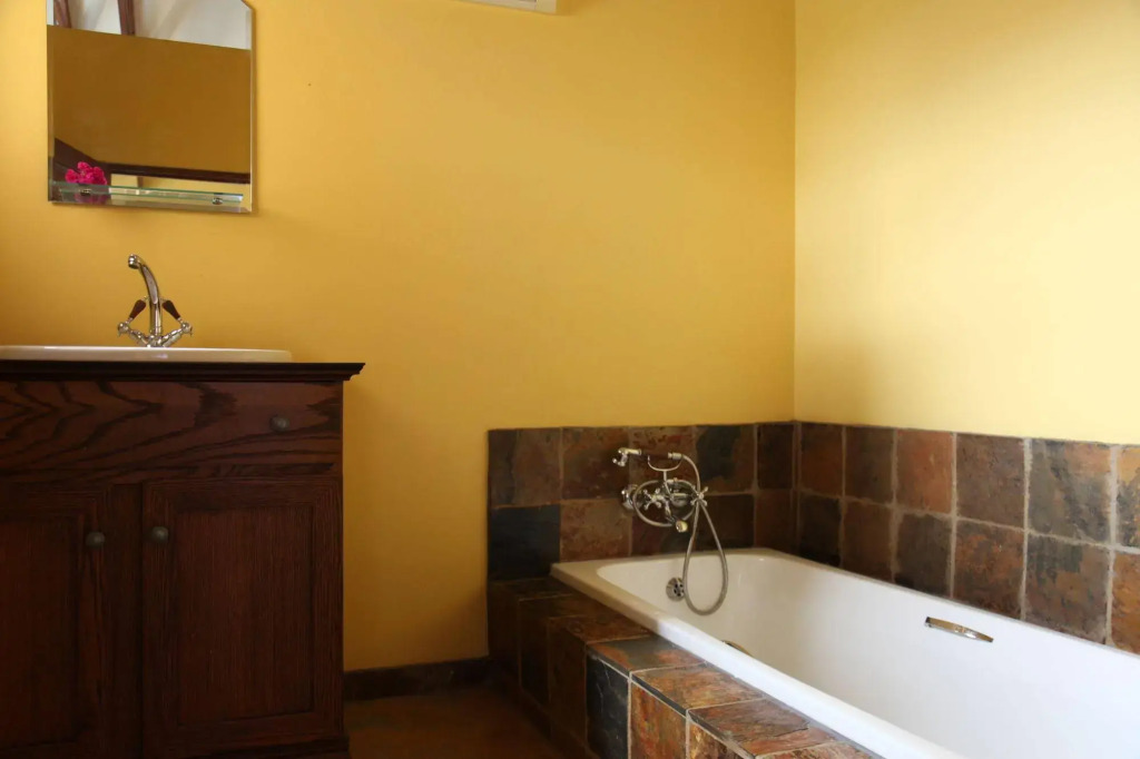 Lili Bush Guesthouse