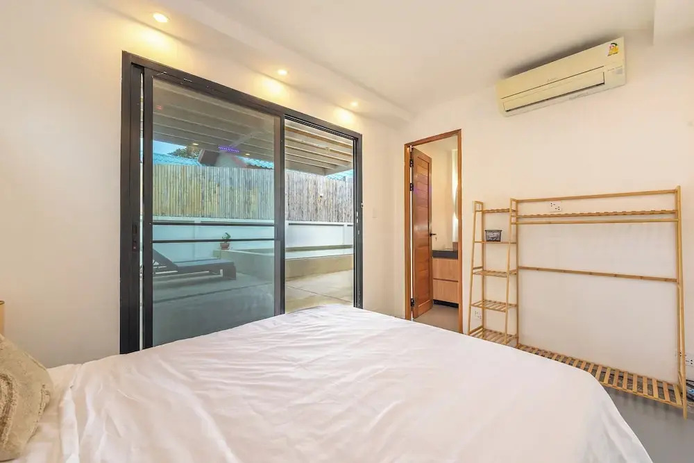 Stylish Rooftop Pool Villa Sea View V211