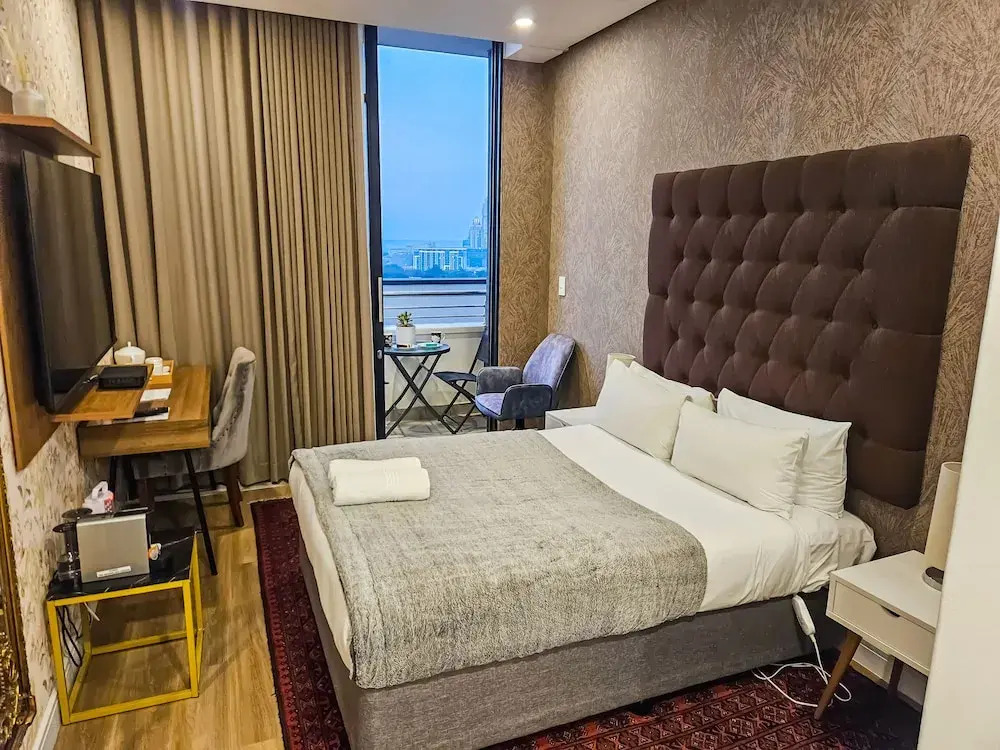 Illovo Central Apartments
