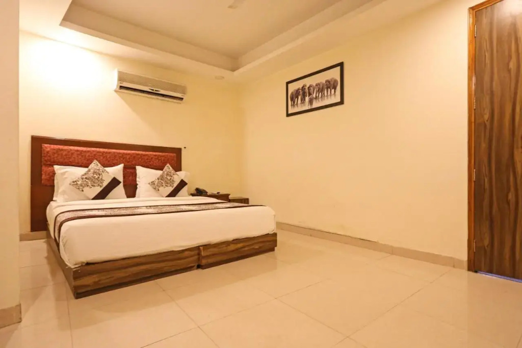 Hotel Platinum-Free Airport Pickup