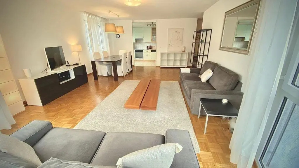 Close to the lake and very spacious 3 bedroom