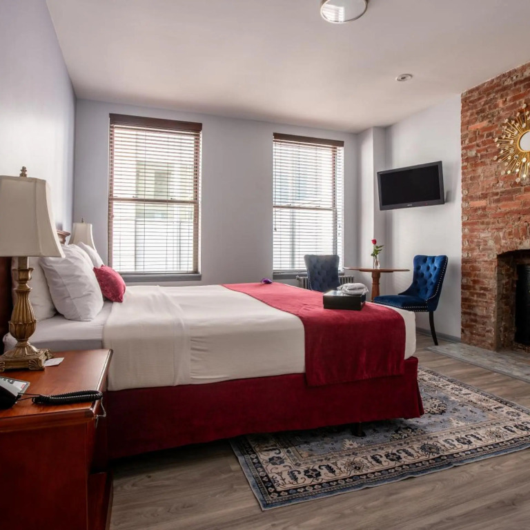 Hotel St. James