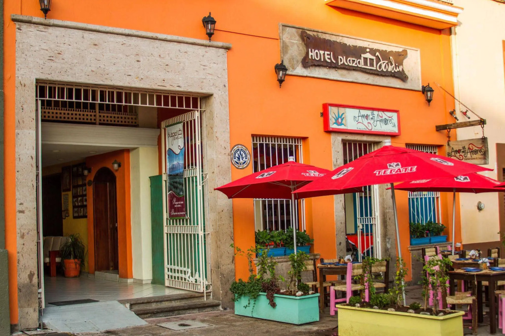 Hotel Plaza Jardín