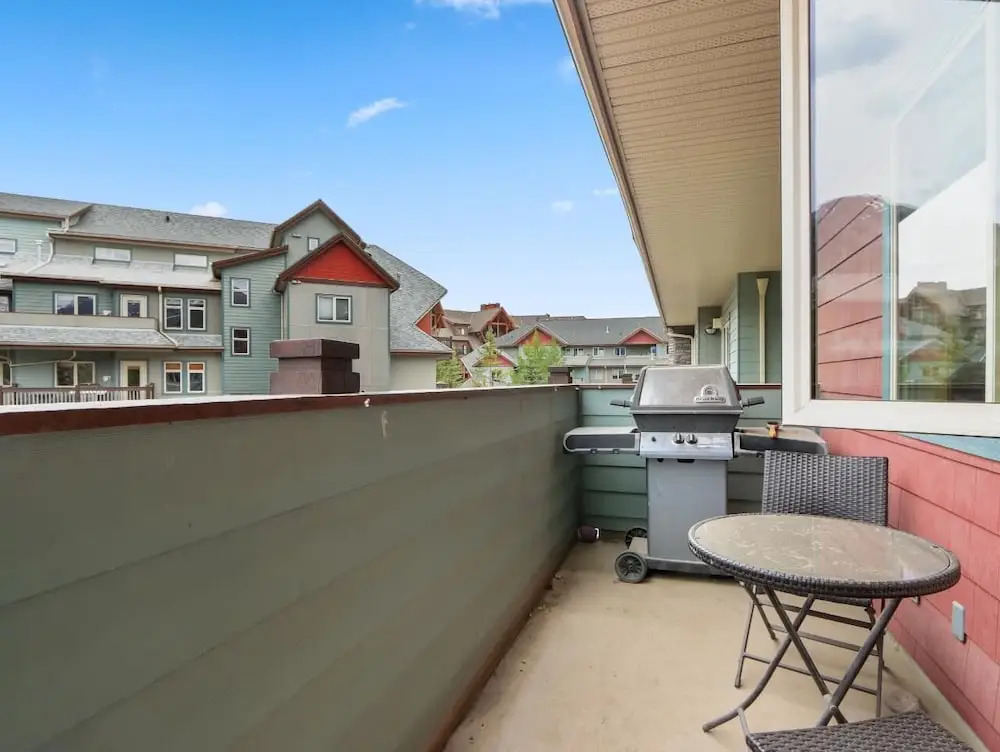 SPACIOUS 3-Br Luxury Condo | HEATED Pool + 3 Hot Tubs | Pool Table | Hm Theatre