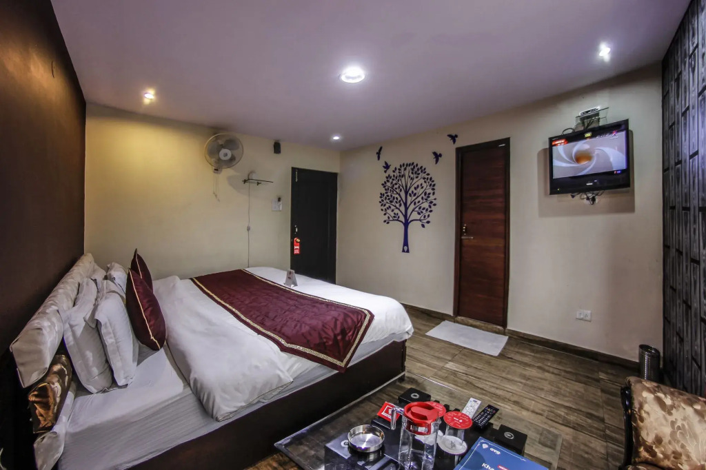 Hotel Kapital By OYO Rooms