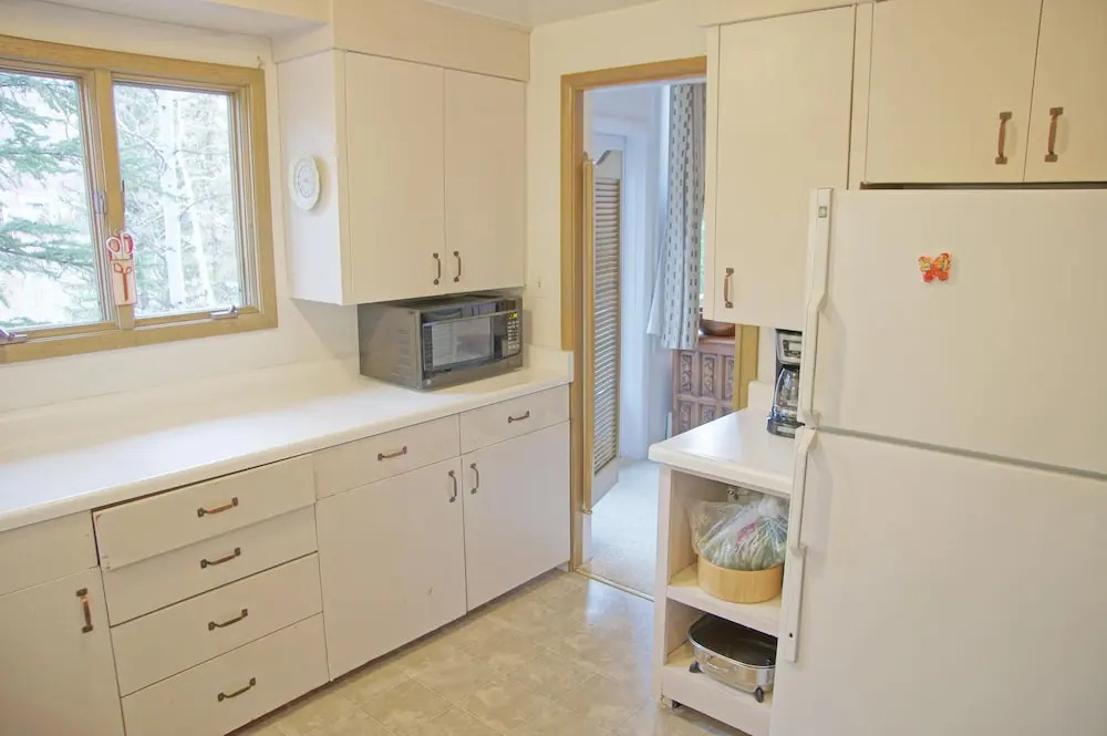 16 Forest Rd - 5 Br Home