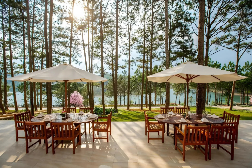 CEREJA Hotel & Resort Dalat