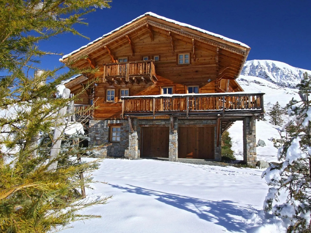Little gem with fireplace on the slopes in Alpe d'Huez