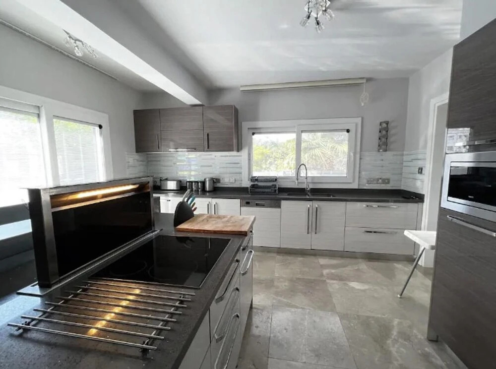 Sema Villa in Kyrenia, 4 Bedroom Villa, Sleeps 8