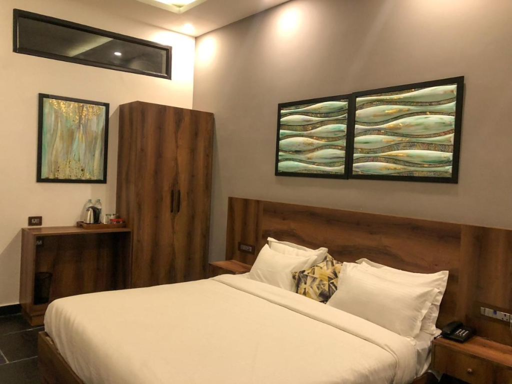 Meeram Ganga - A boutique homestay by the Ganges