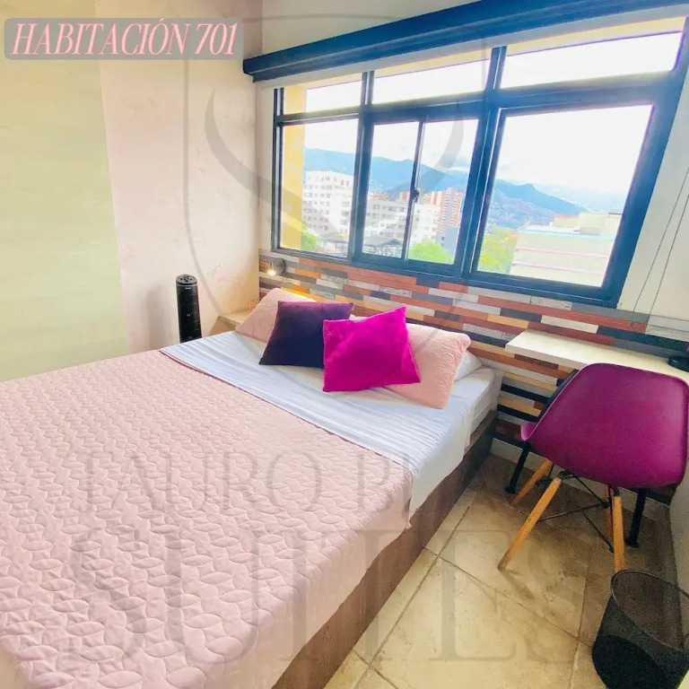 Tauro Black Suites