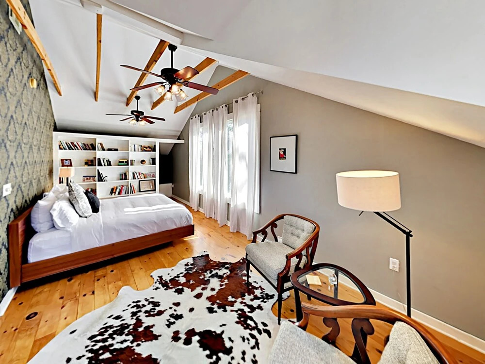East Austin Bungalow - 3 Br Home