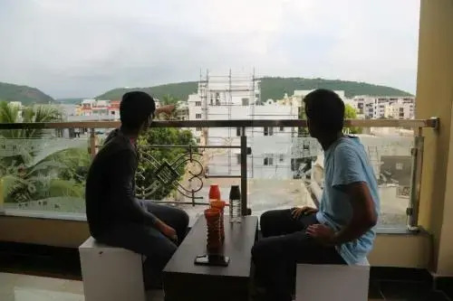 Homey Suites - Vizag Beach