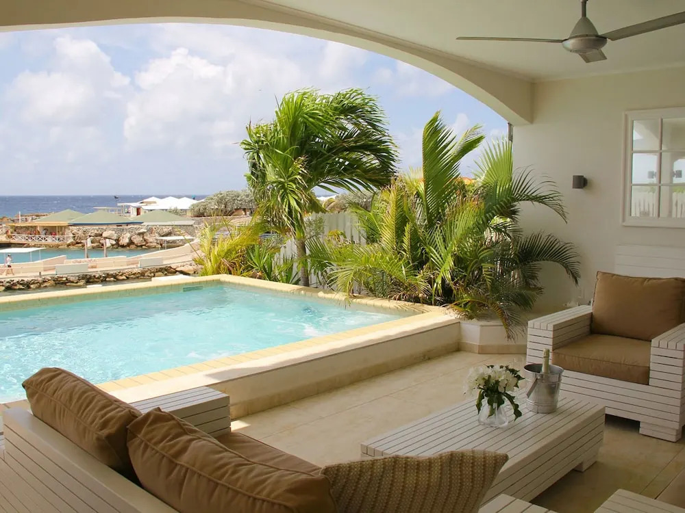 Sea View Villa by the Mambo Beach with Private Pool