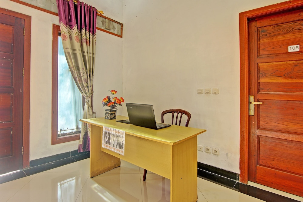 OYO 91852 Prima Guesthouse Syariah