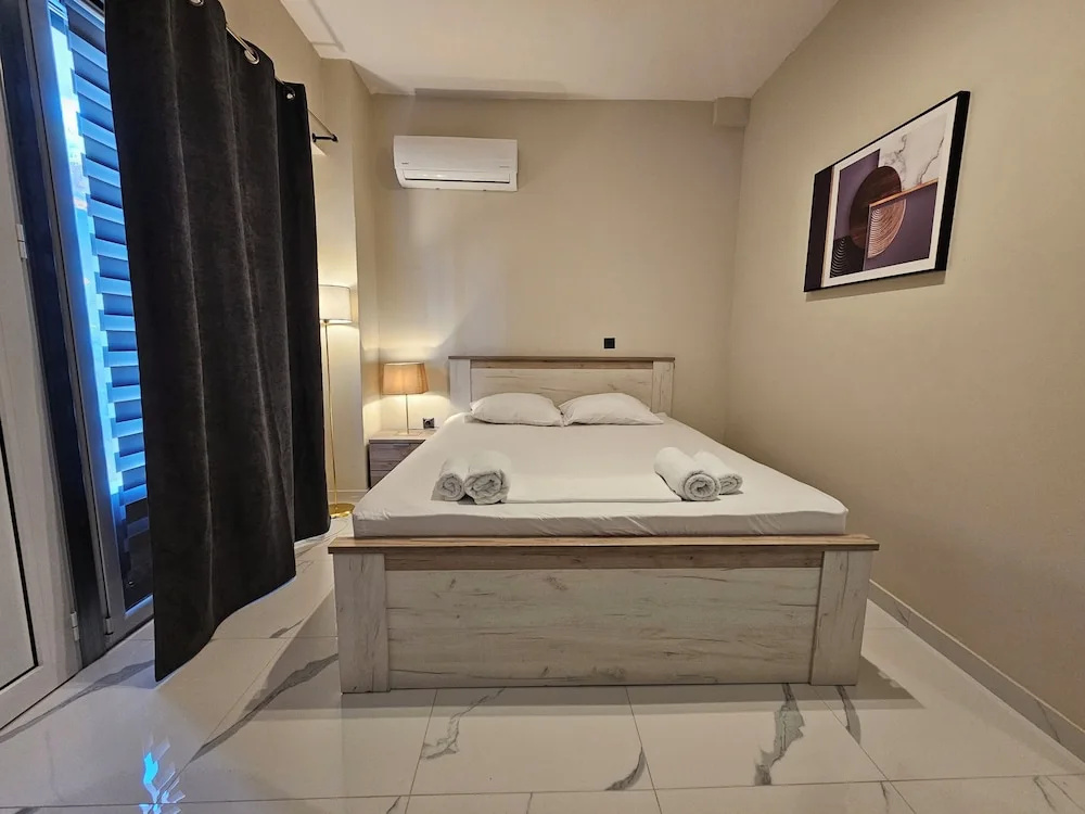 Lemon Tree Suites Near ATH Airport