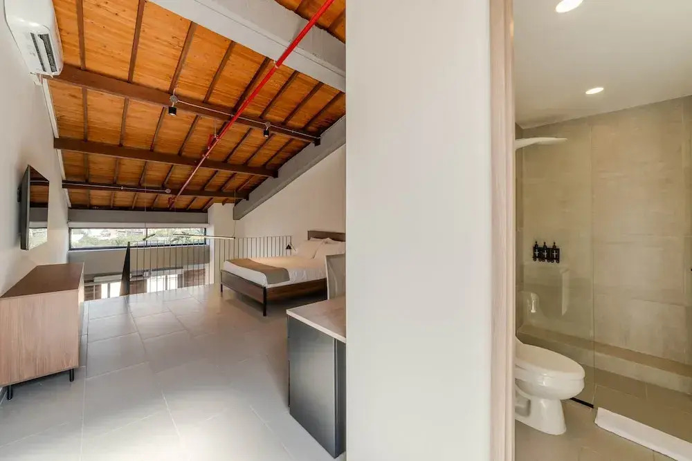W Contemporary Loft w AC in Trendy Laureles