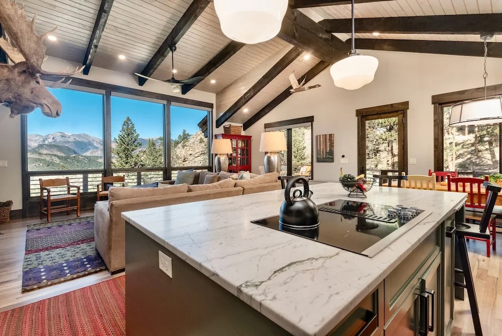 Moose Den Luxury Vacation Home at Windcliff home