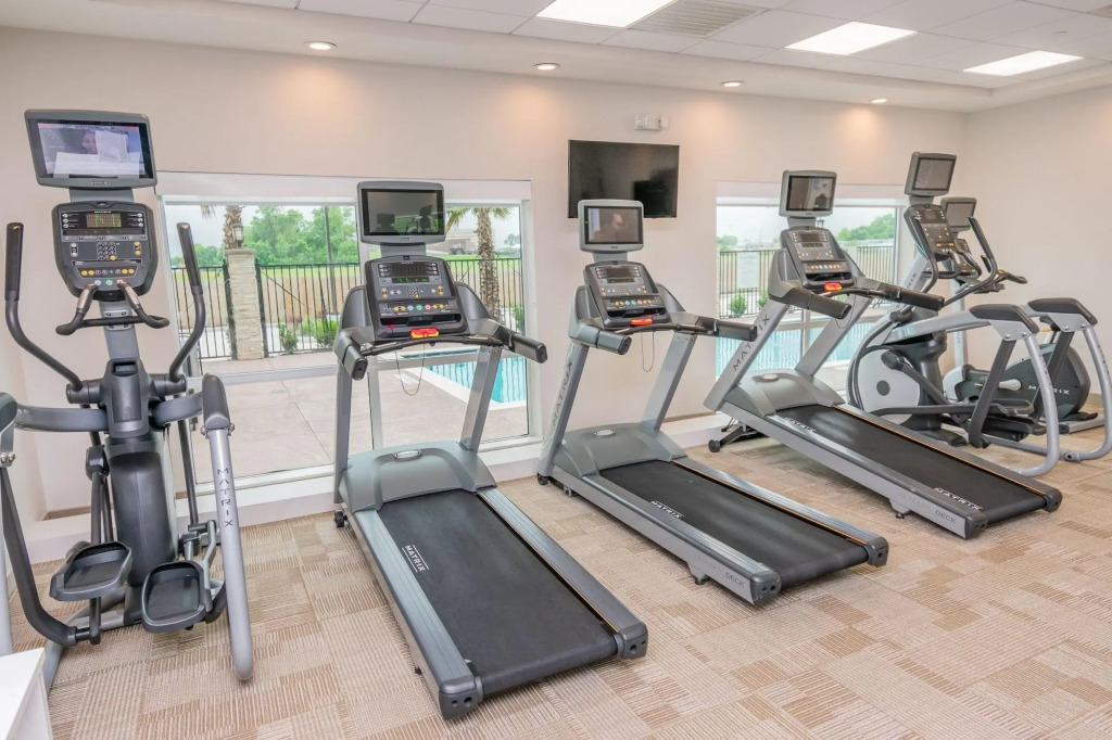 Holiday Inn Express & Suites - Houston IAH - Beltway 8 by IHG