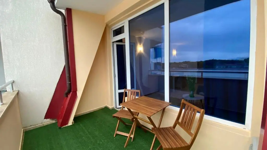 Large Studio Esperanto 401