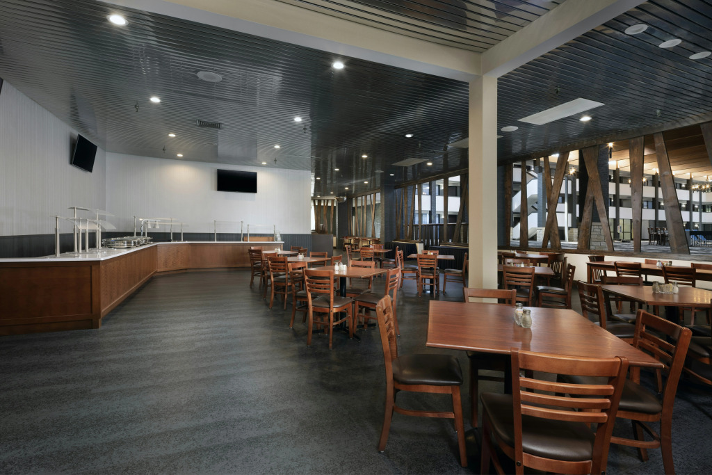 DoubleTree by Hilton Manhattan, KS