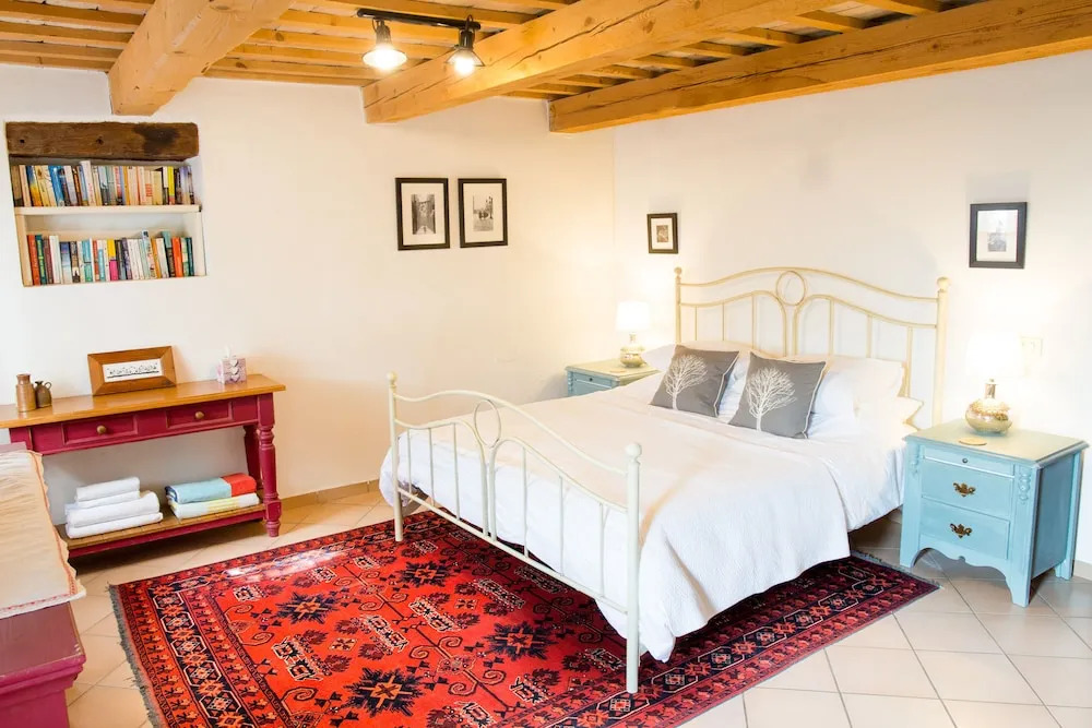 Home set in Olive Grove With Stunning Views