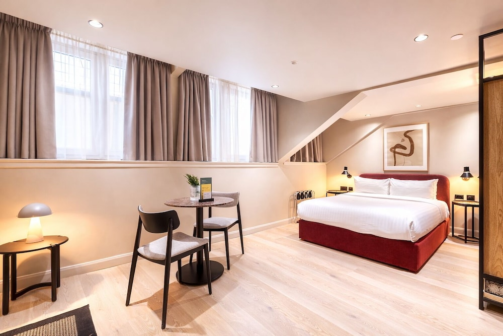 VCity Suites at The Teacher