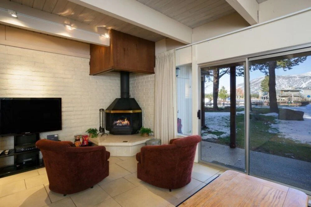 The Ala Wai Hideout 2 Bedrooms 1.5 Bathroom Condo