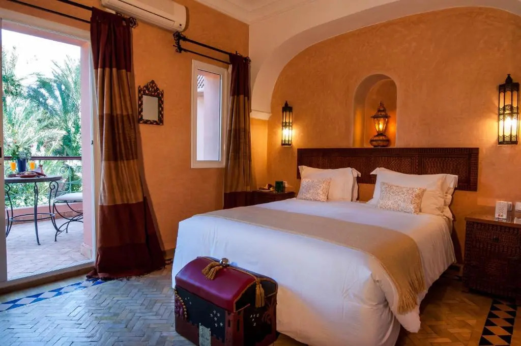 Charming villa in the heart of Marrakech palm grove