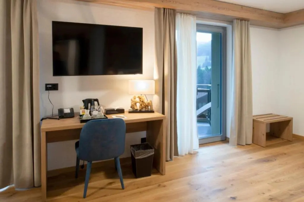 Boutique hôtel Corbetta & SPA - A 5 minutes de lautoroute A12 aux Paccots sur Montreux, profitez de la montagne et du lac Léman- LOFT FAMILIAL DISPONIBLE