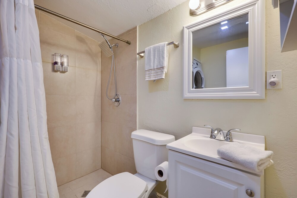 5 Mi to Beaches! Family Home in Fort Lauderdale