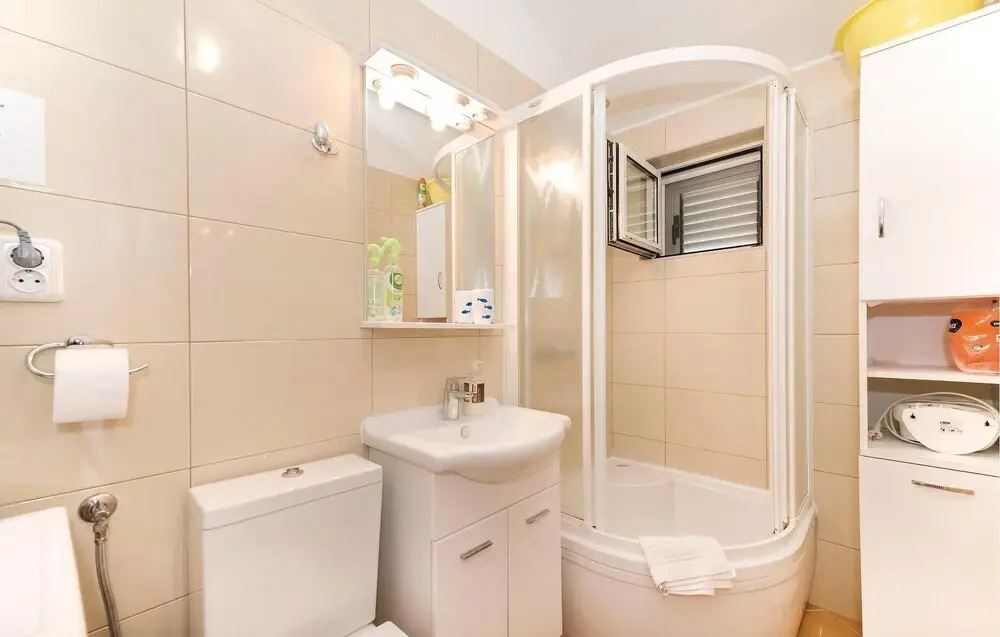 Four-Bedroom Holiday Home In Rogoznica