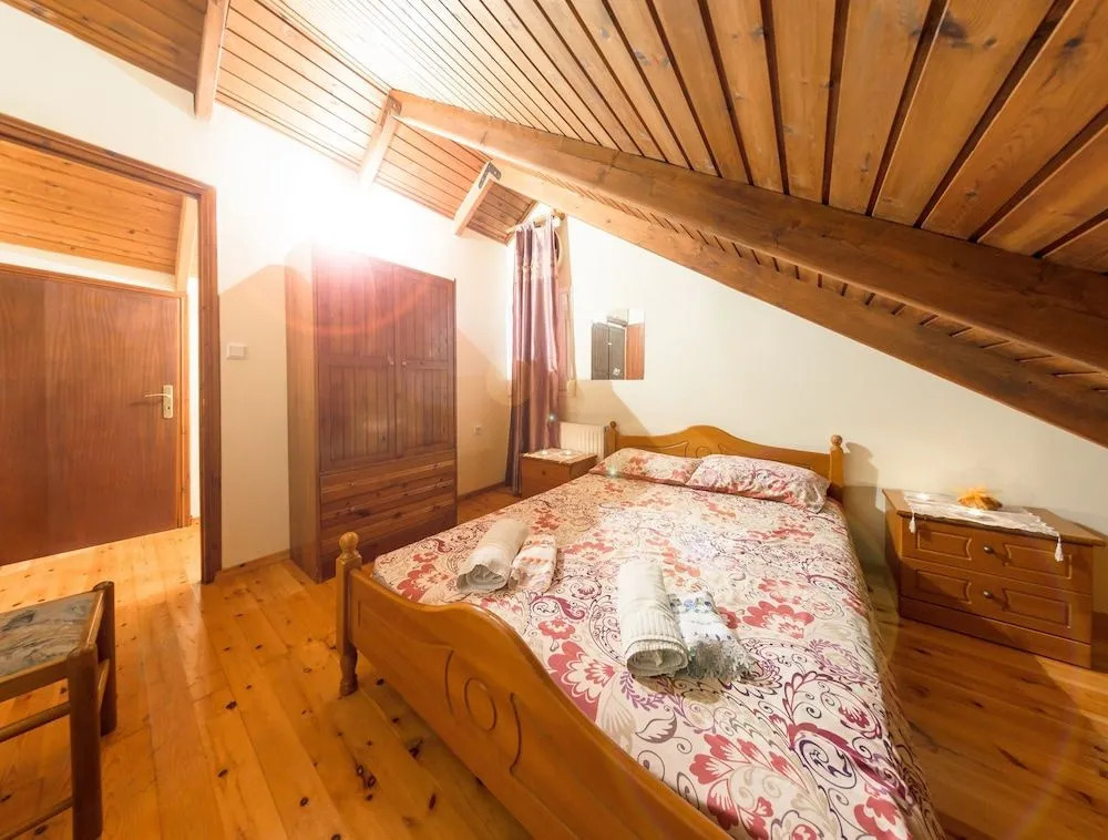 Borsalino Studios & Apartments
