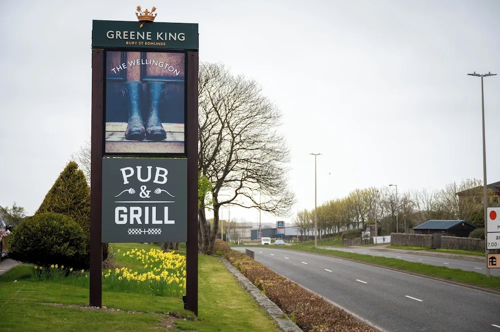 Wellington Hotel by Greene King Inns