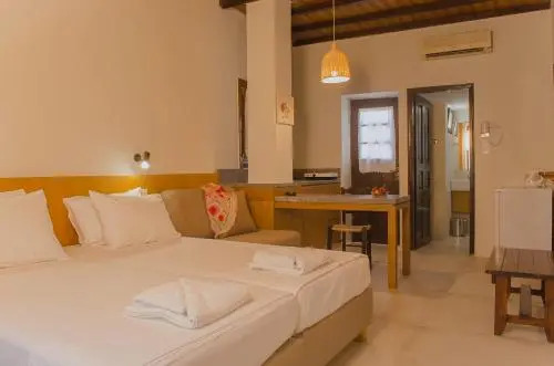 Kalypso Studios & Rooms