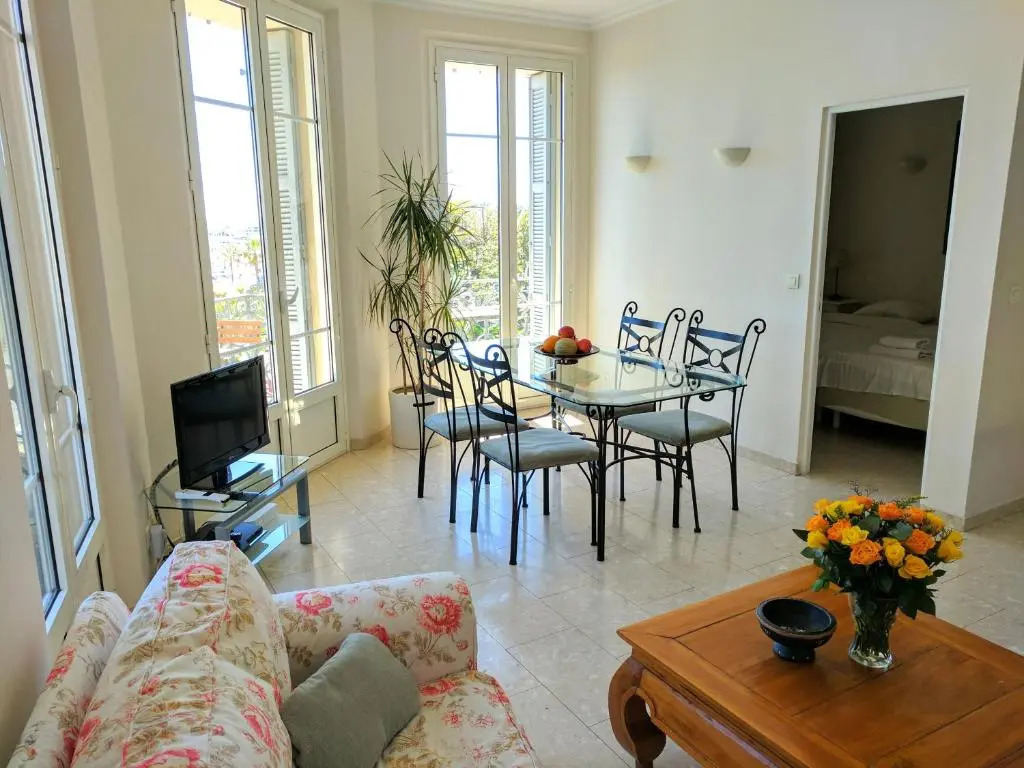 Citilet Louis Blanc 1,2,3 - Three gorgeous, open-plan apartments