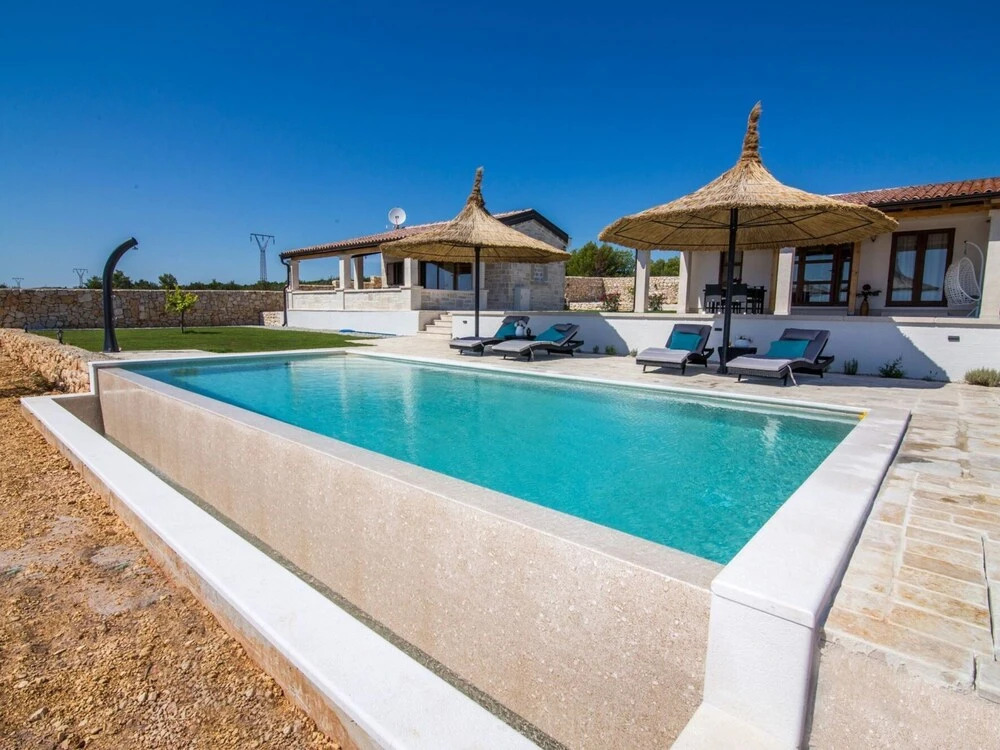 Spacious Villa in Biograd na Moru With Pool