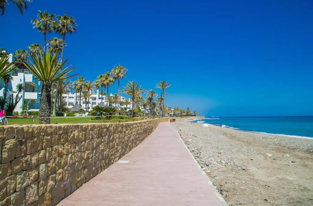 Luxury Duplex Penthouse Alcazaba Beach - RDR157