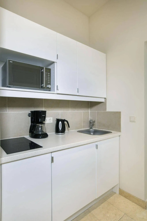 Hahn Apartments
