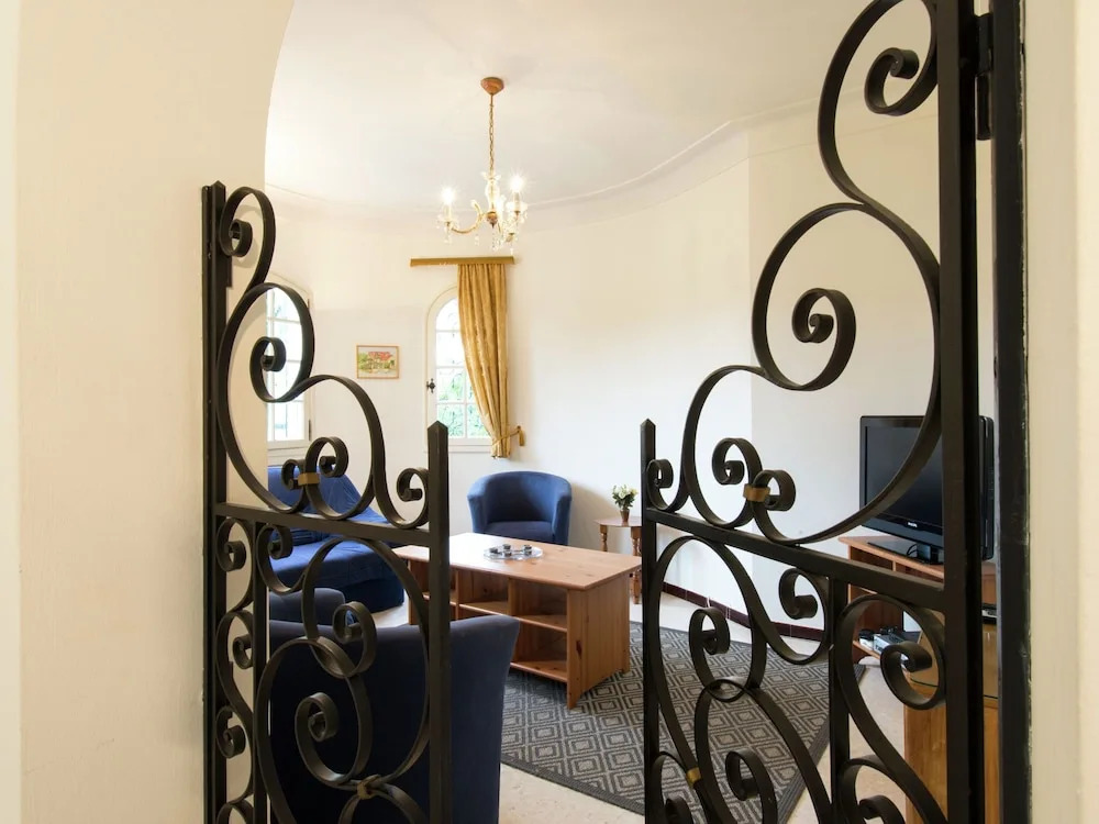 Sunny Villa Stay in Nyons