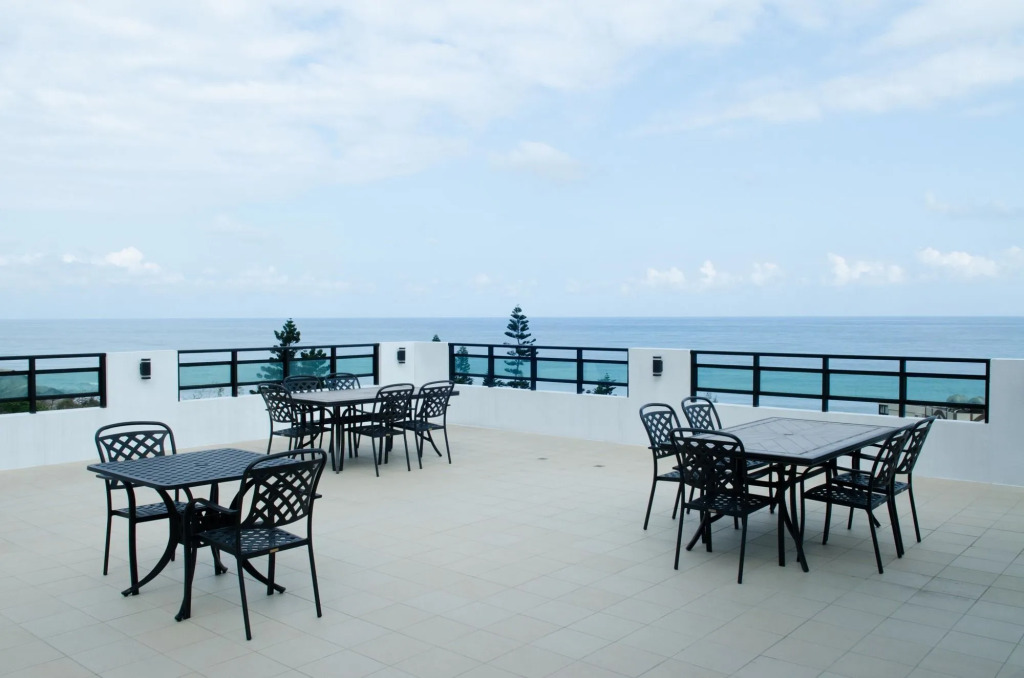 Hola sea view B&B