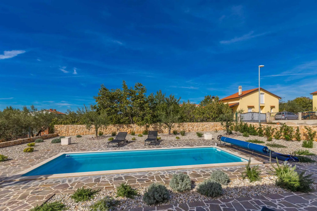 Rustic Villa Bellamare