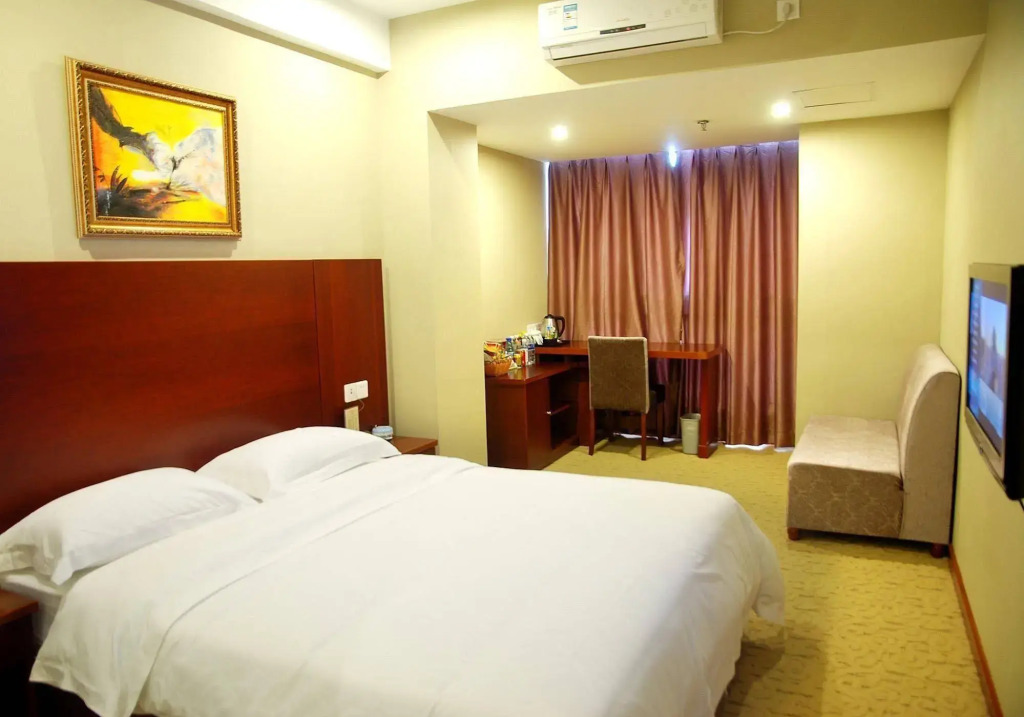 7Days Inn Hotel (Chongqing Longtousi North Railway Station High-Speed Rail Station)