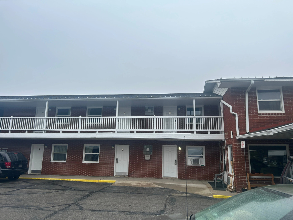 Budget Inn Oskaloosa US 63 Near Pella