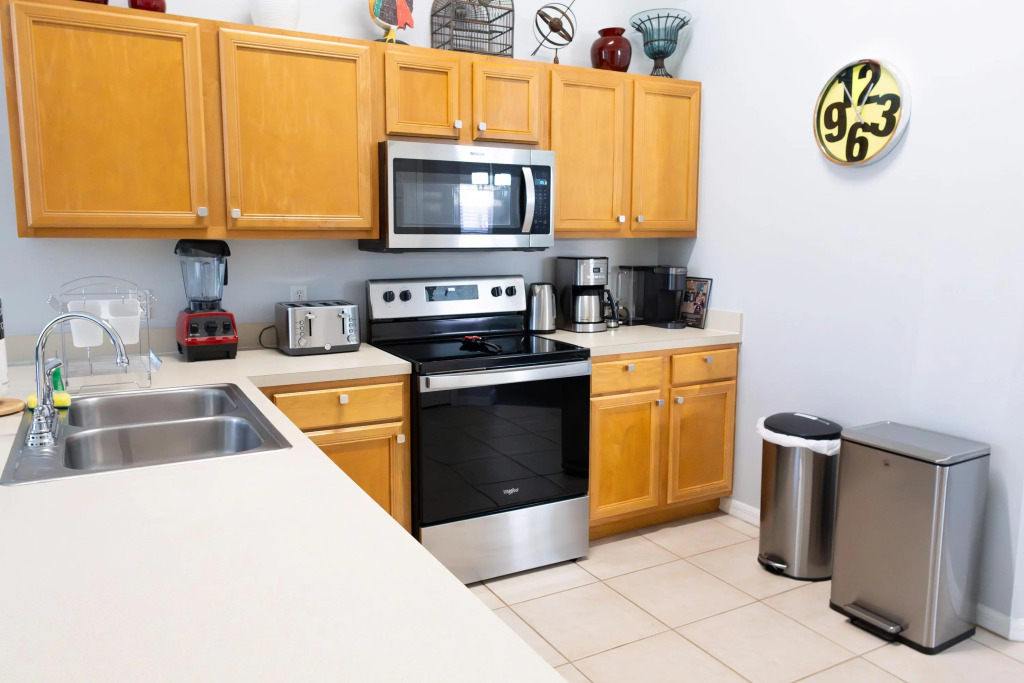 948 Lake Berkley Dr, Kissimmee, US