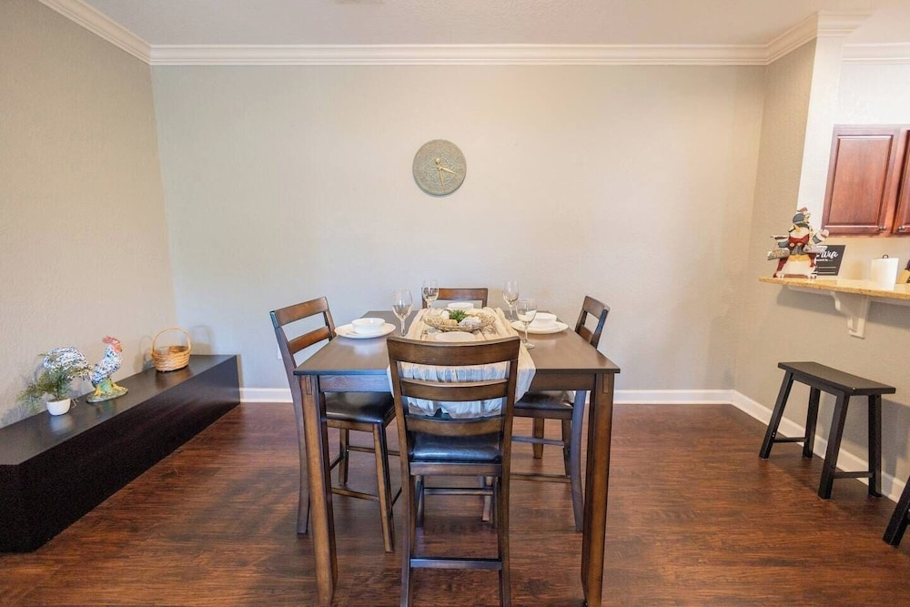 1370 Tuscana LN Davenport, 3bed