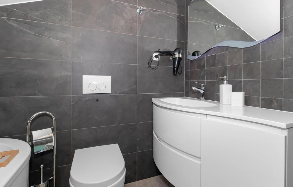 Nice Apartment in Crikvenica With Wifi and 2 Bedrooms