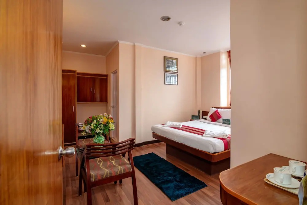Muscatel Spring Burn - 100 Mts from Mall Road