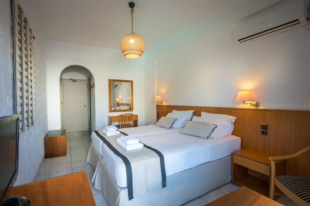 Heronissos Hotel