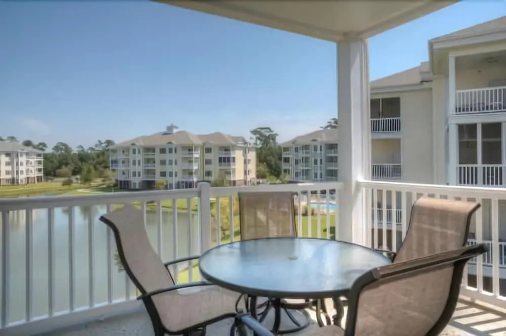 Magnolia Pointe 305-4820 Condo